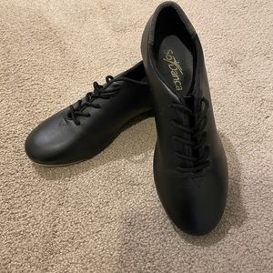 So Danca youth size Tap shoes size 1.5